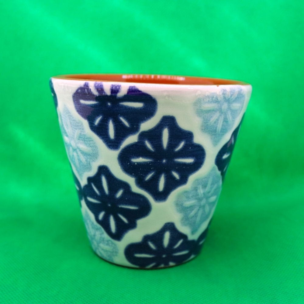 Small medallion ceramic pot